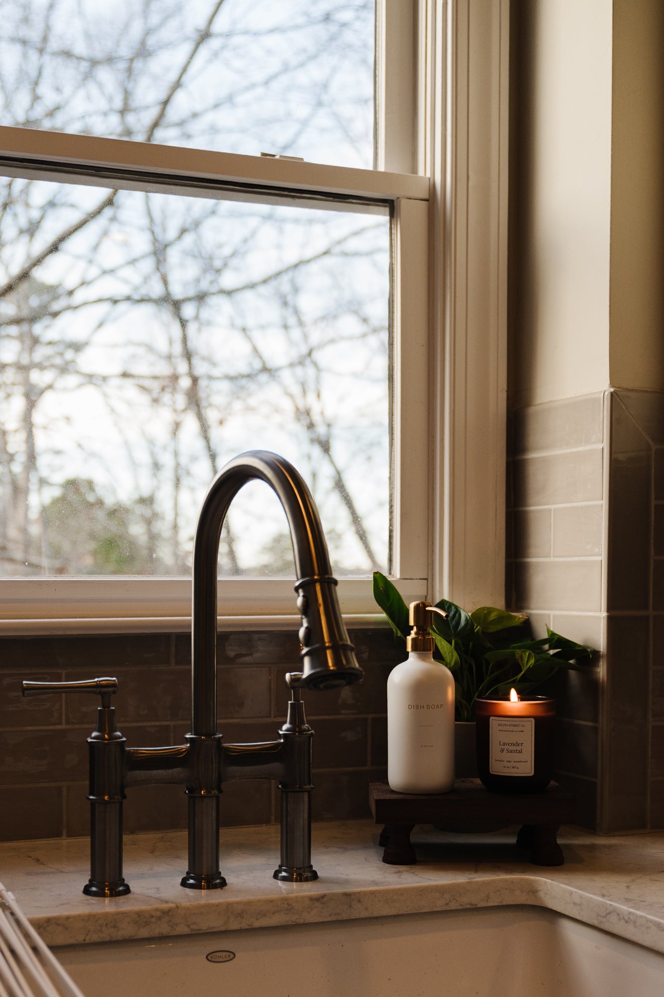 Lavender & Santal | 10 oz Luxury Soy Candle