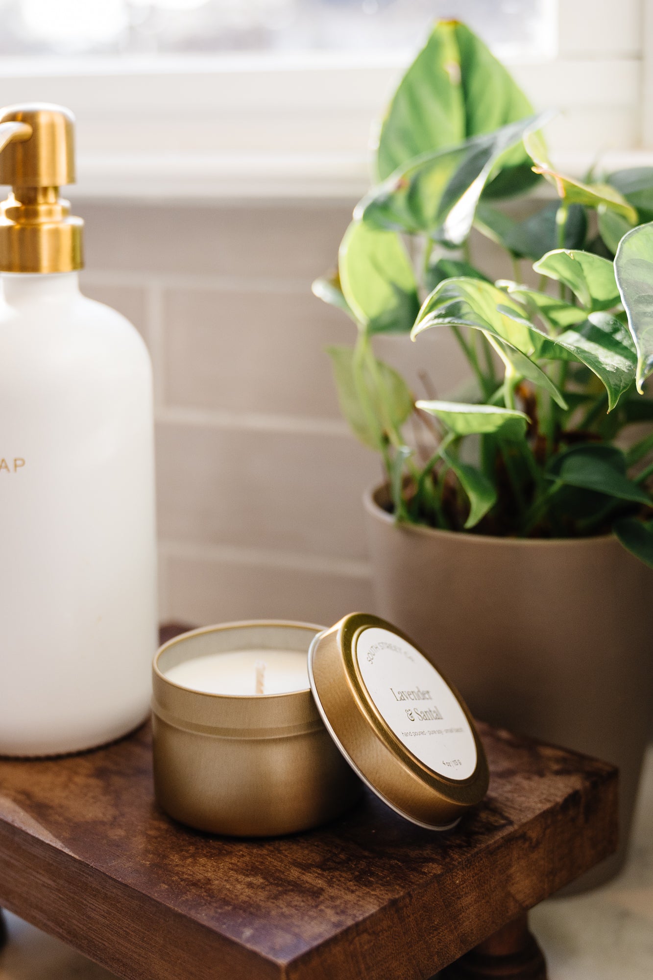 Lavender & Santal | 4 oz Petite Soy Candle